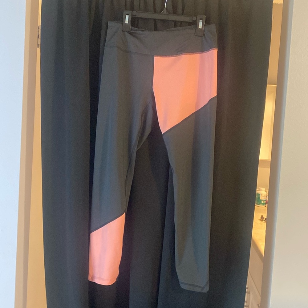 Zella like new leggings   Med